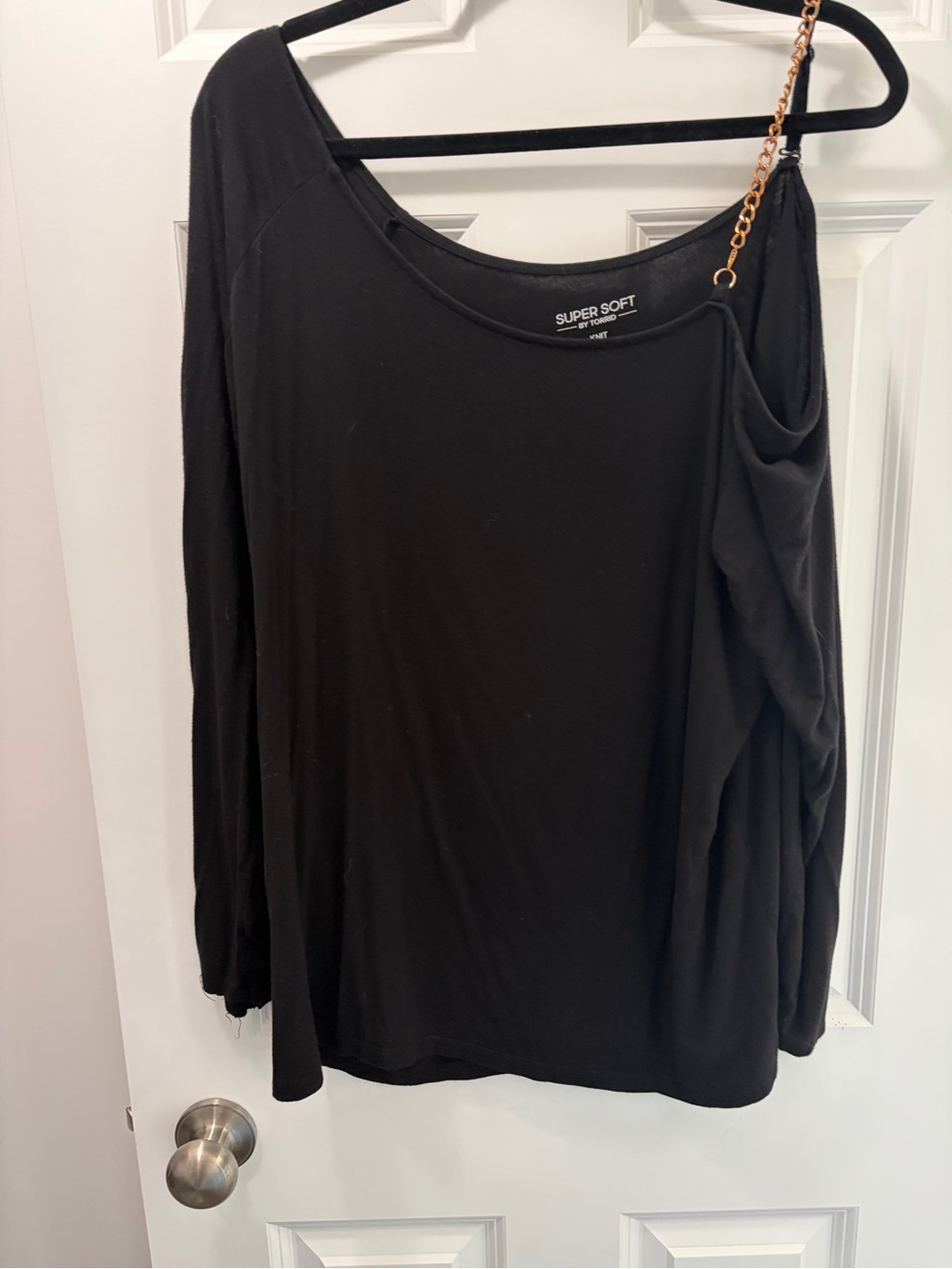 Torrid Black Long Sleeve Off the Shoulder Top with Gold Chain Shoulder Strap sz2